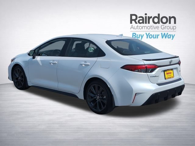 Used 2023 Pearl Toyota XSE image 5
