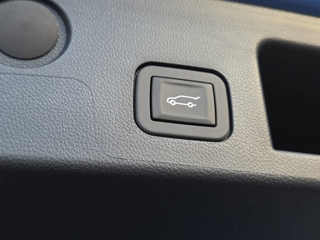 Used 2026 Rapids Metallic GMC Elevation image 11