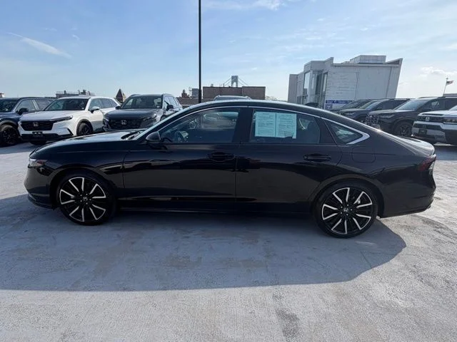 Used 2025 Black Honda Touring image 4