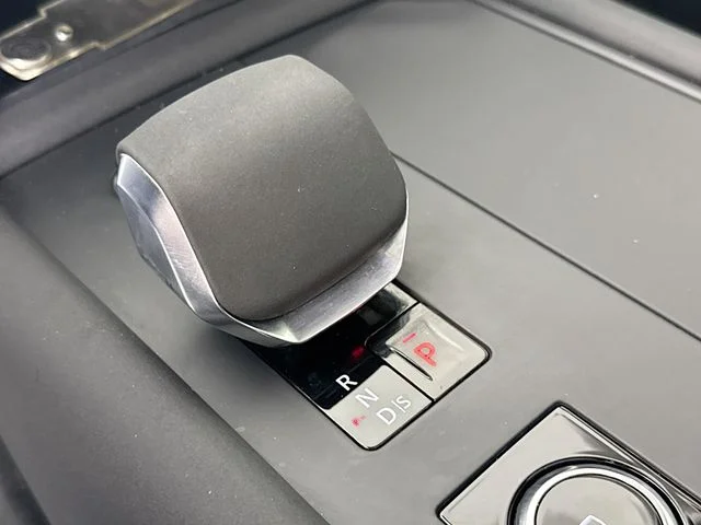 Certified Used 2023 White Land Rover S R-Dynamic image 19