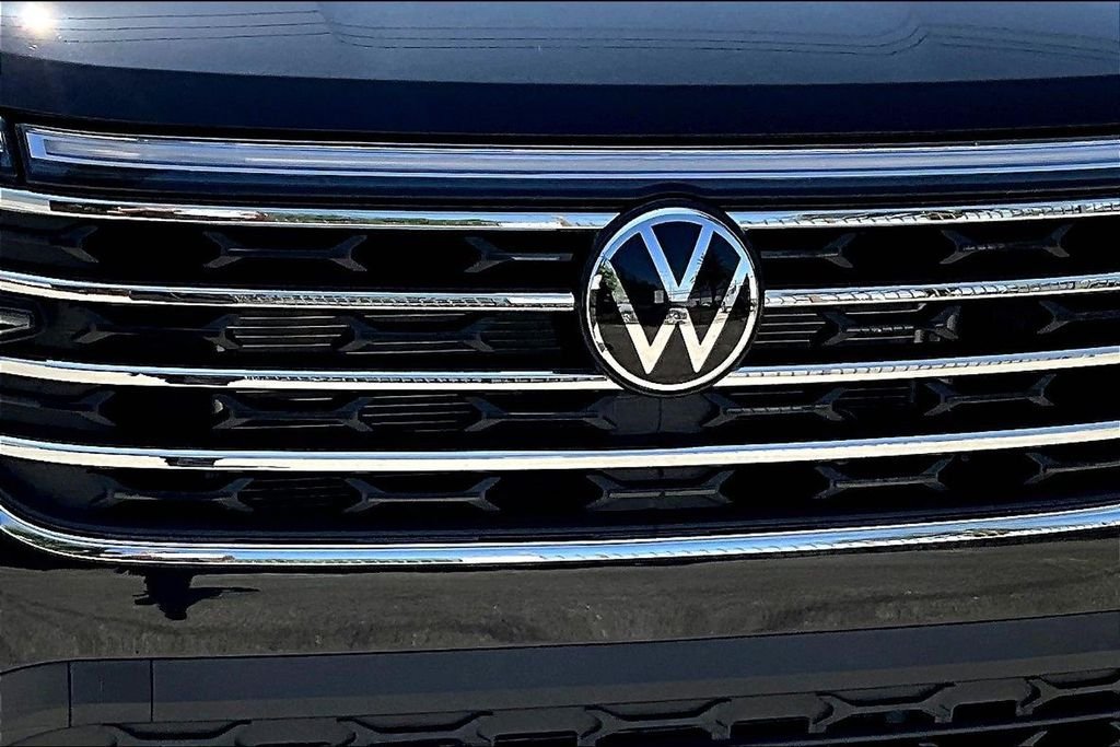 New 2026 Black Volkswagen 2.0T SE image 32
