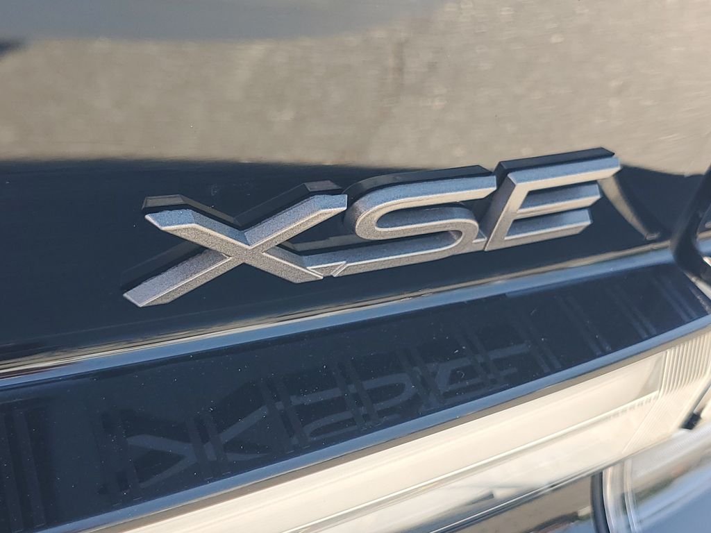 Used 2024 Pearl Toyota XSE Premium image 7