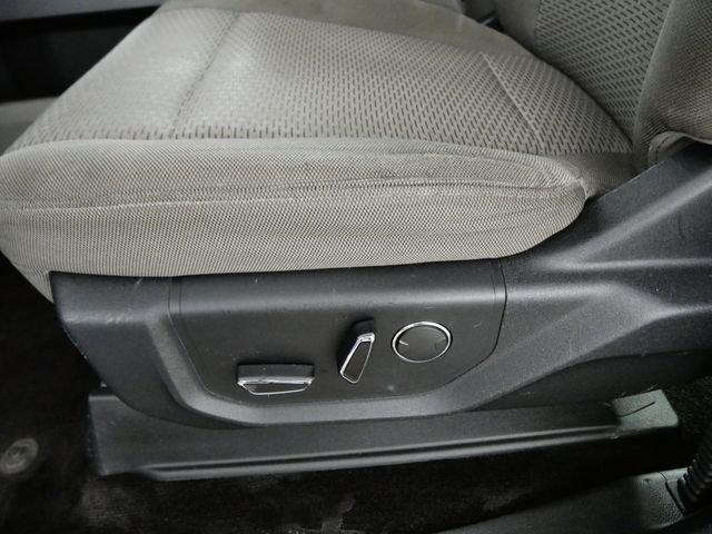 Used 2017 Blue Ford XLT image 19