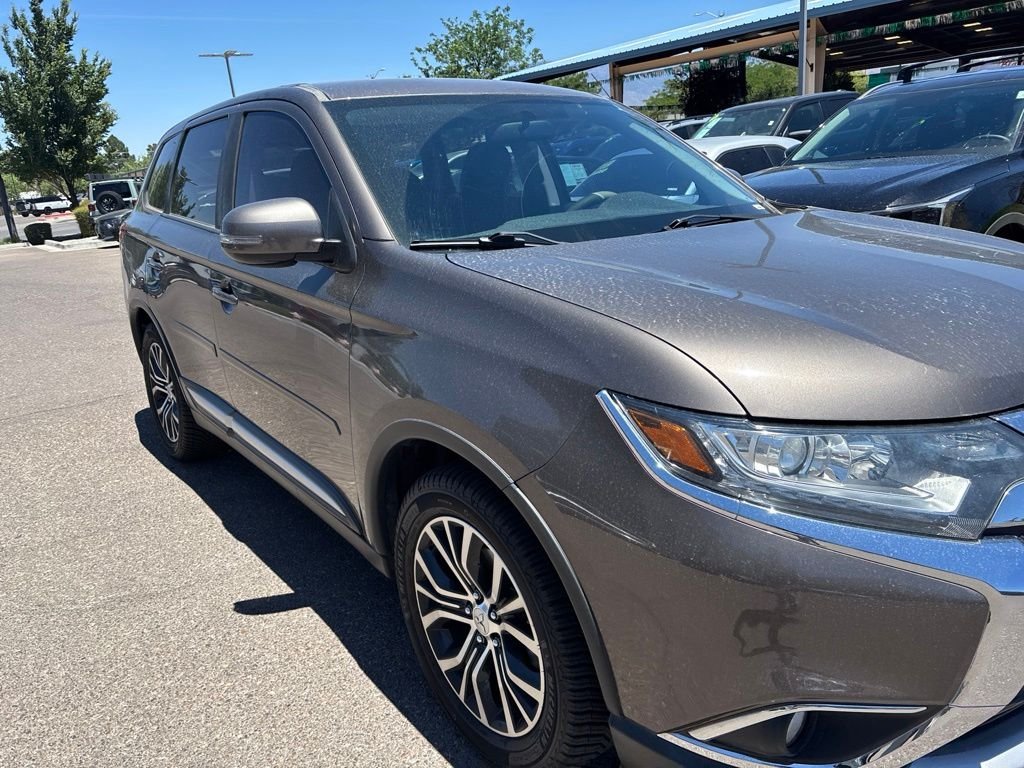 Used 2017 Brown Mitsubishi SE image 9