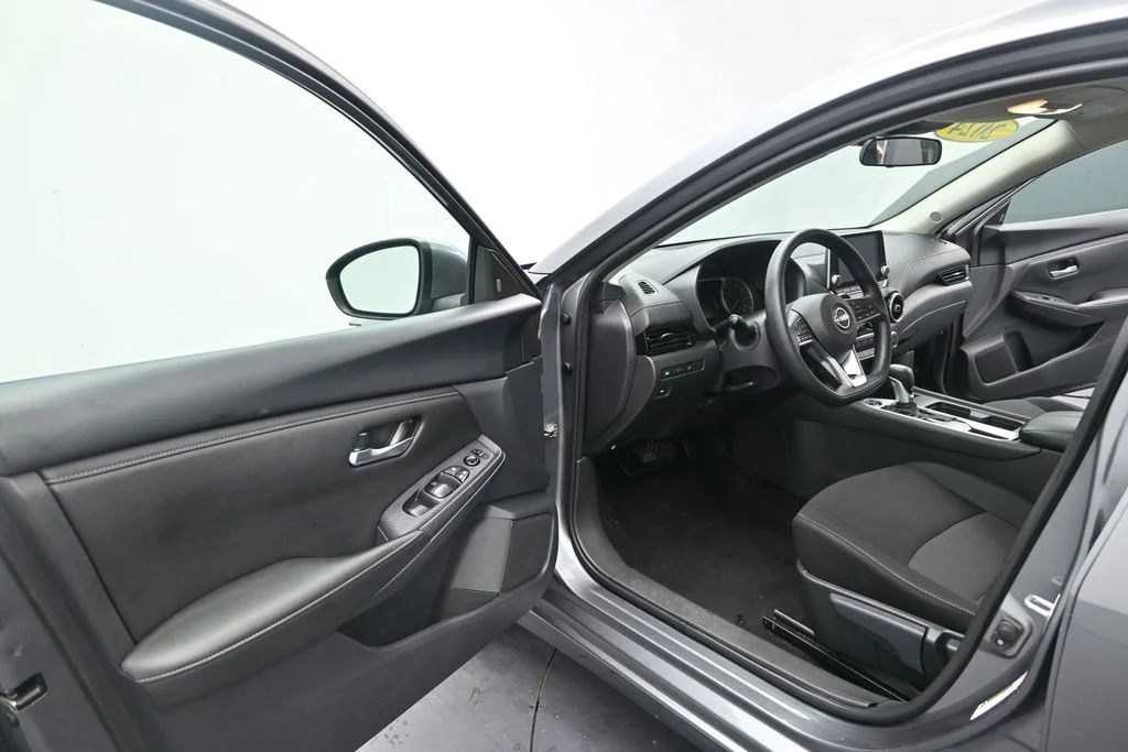 Used 2024 Gray Nissan SV image 12