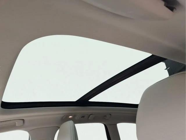 Used 2022  Volvo Momentum image 20