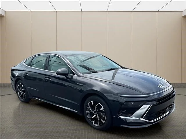Used 2024 Blue Hyundai SEL image 2