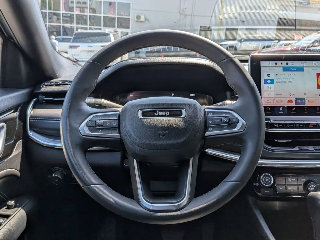 Used 2024 Gray Jeep Limited image 14