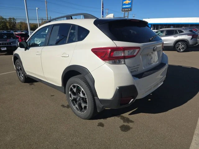 Used 2019 White Subaru 2.0i Premium image 9