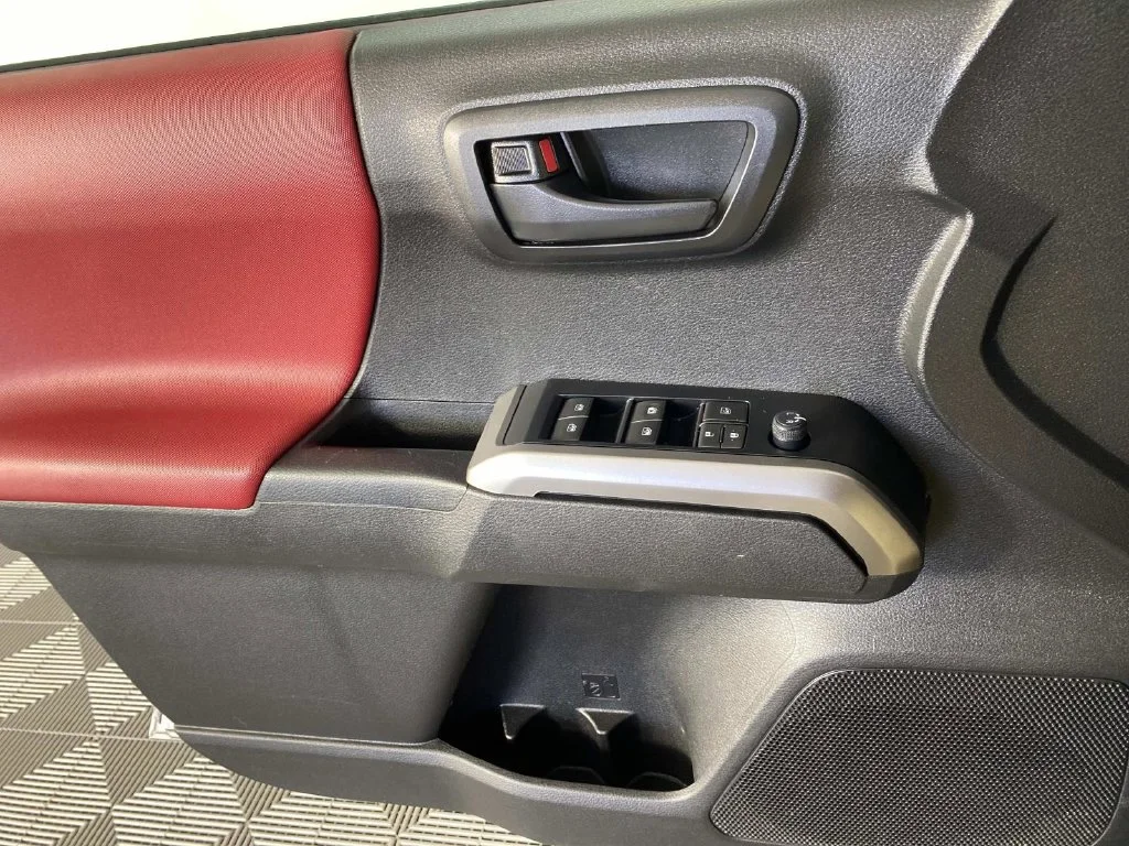 Used 2022 Magnetic Gray Metallic Toyota SR5 image 22