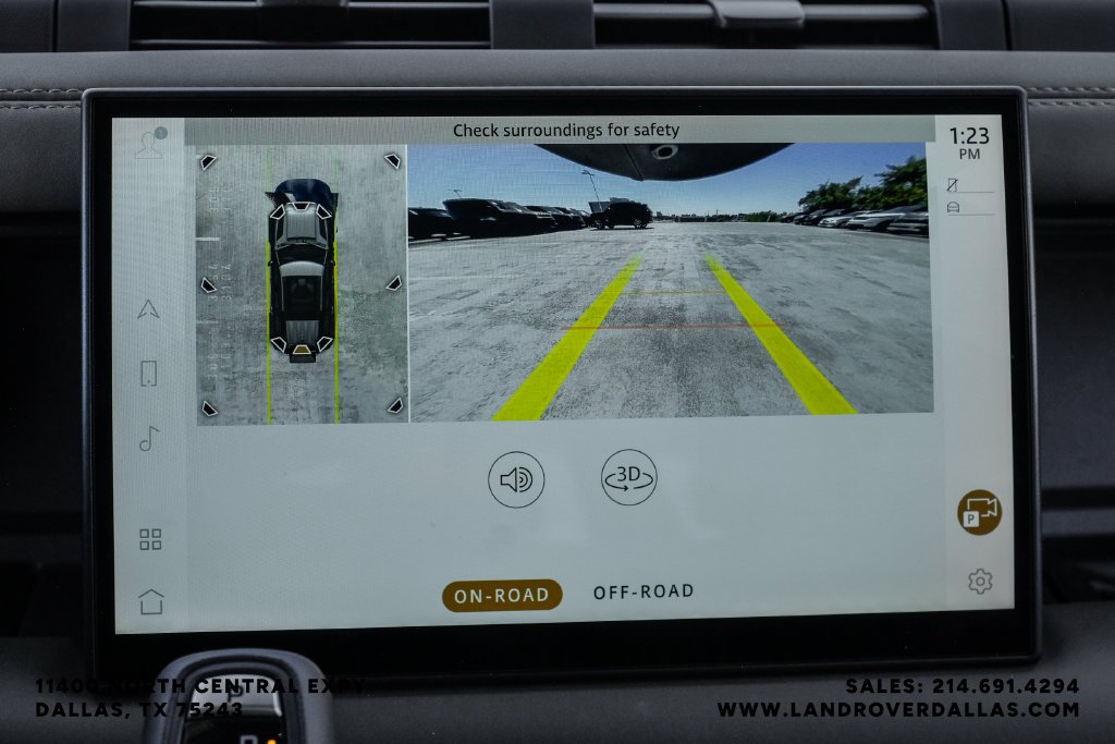 Used 2025 White Land Rover X-Dynamic SE image 26