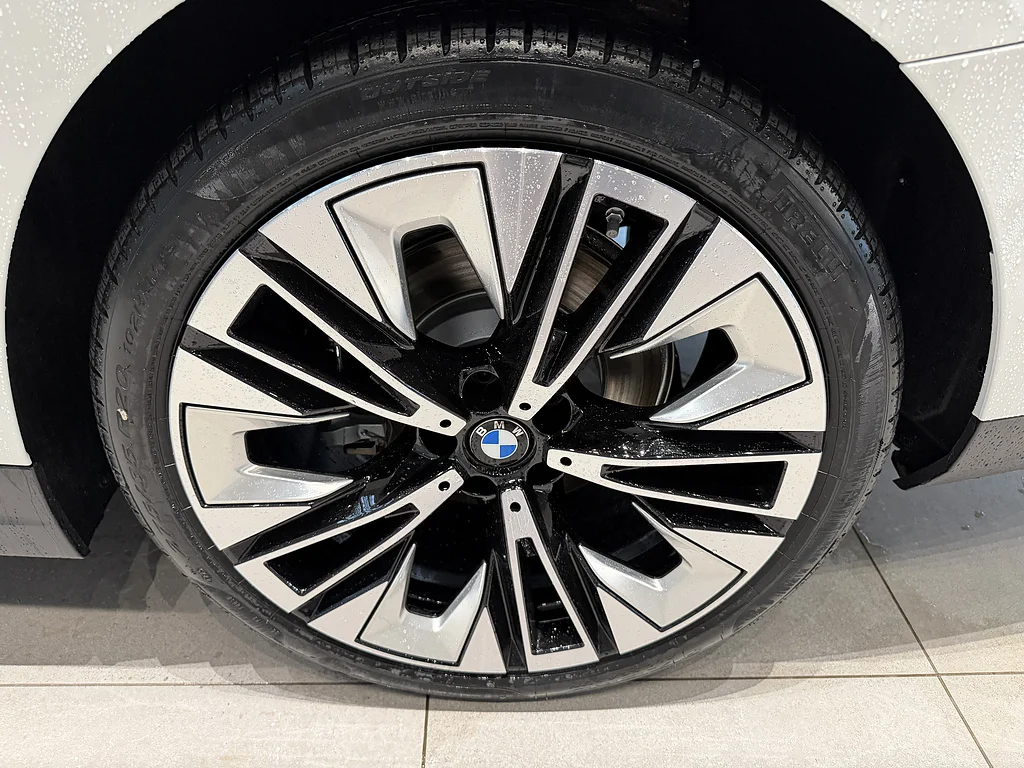 New 2026 Alpine White BMW xDrive image 7