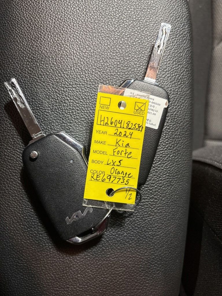 Used 2024 Red Kia LXS image 18