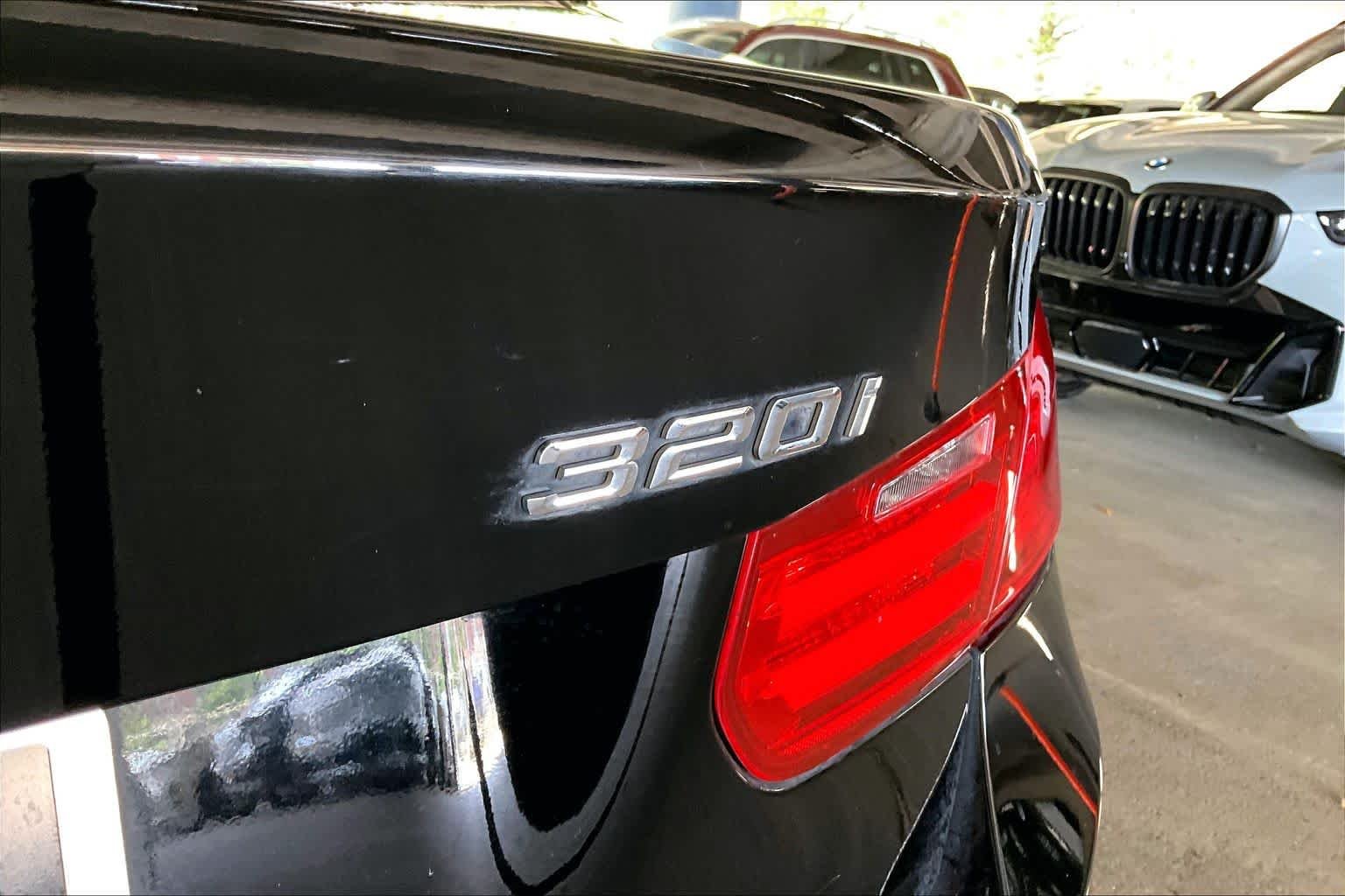 Used 2015 Jet Black BMW 320i image 9