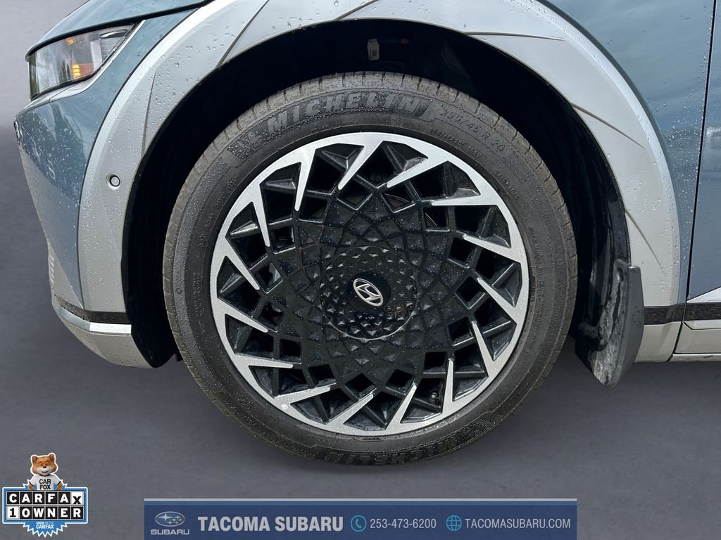 Used 2024 Green Hyundai Limited image 9