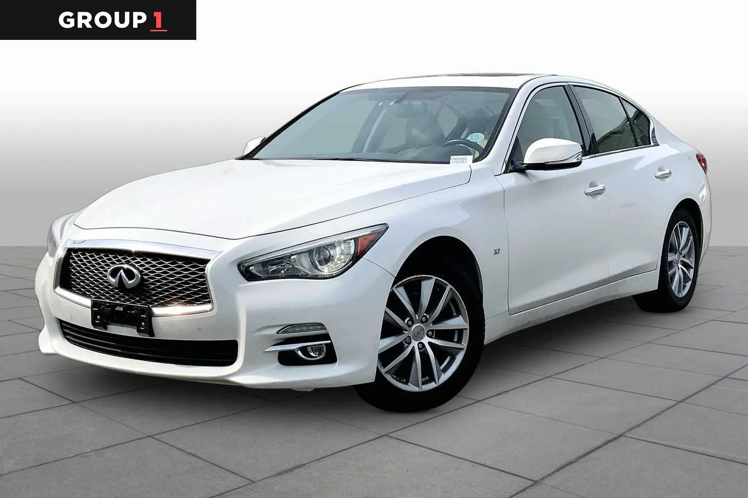 2015 INFINITI Q50 Premium AWD's photo