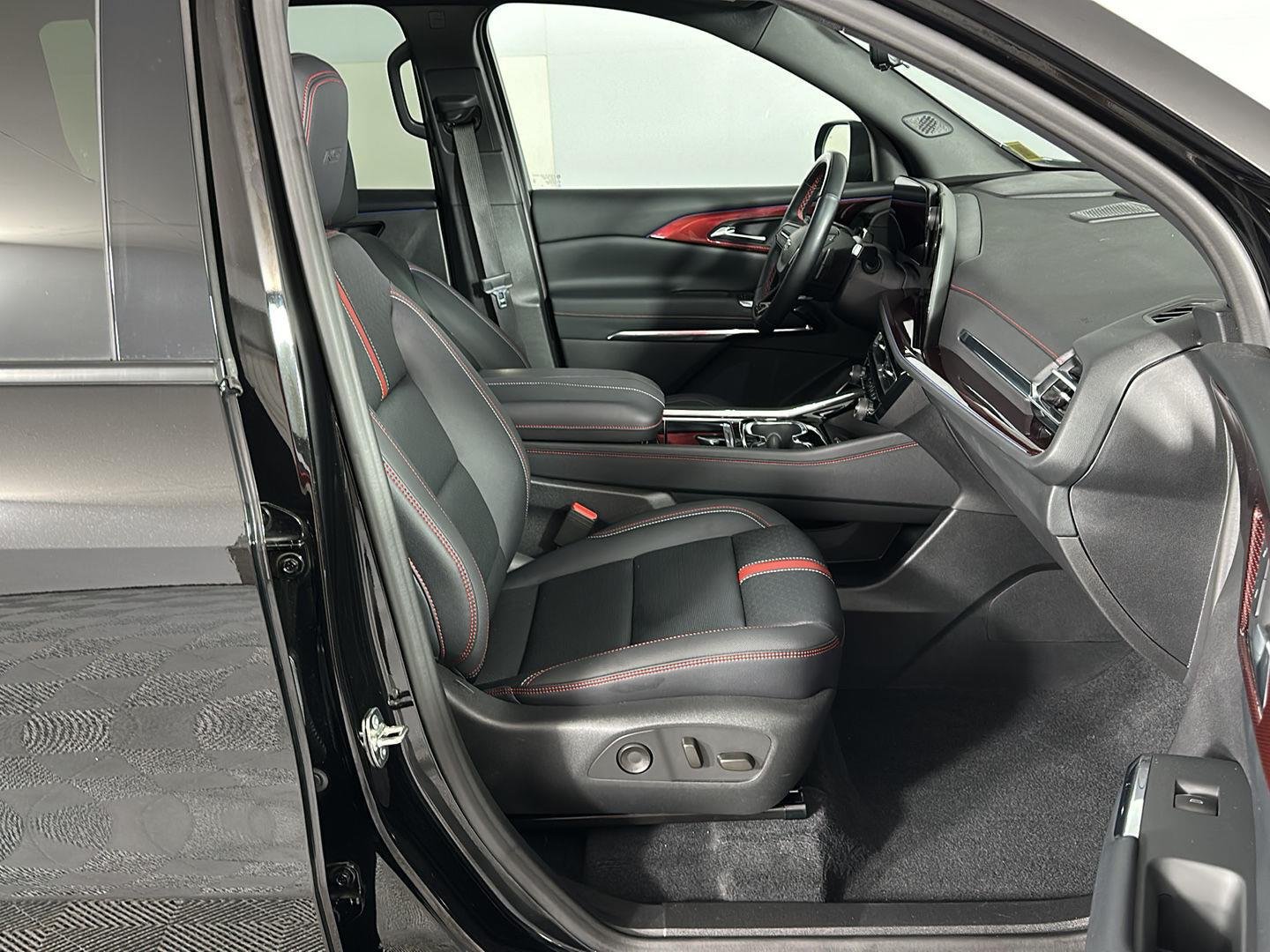 Used 2026 Mosaic Black Metallic Chevrolet AWD RS image 32