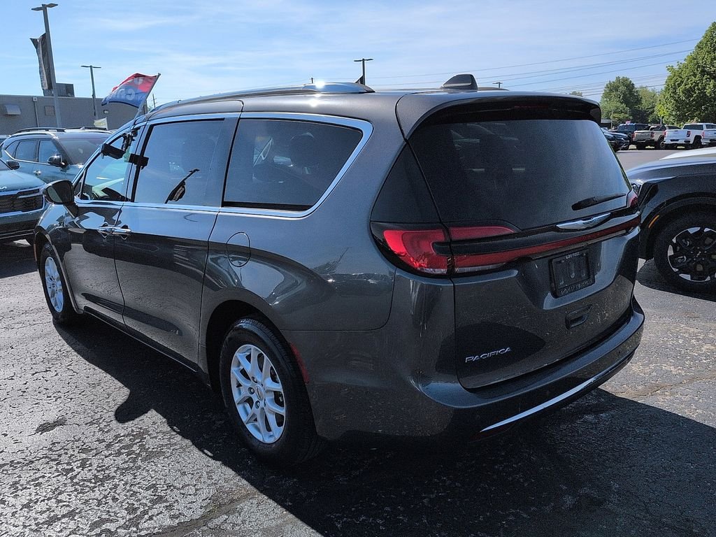 Used 2021 Gray Chrysler Touring L image 5
