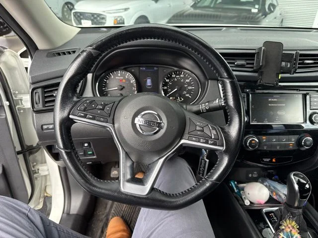 Used 2020 White Nissan S image 4
