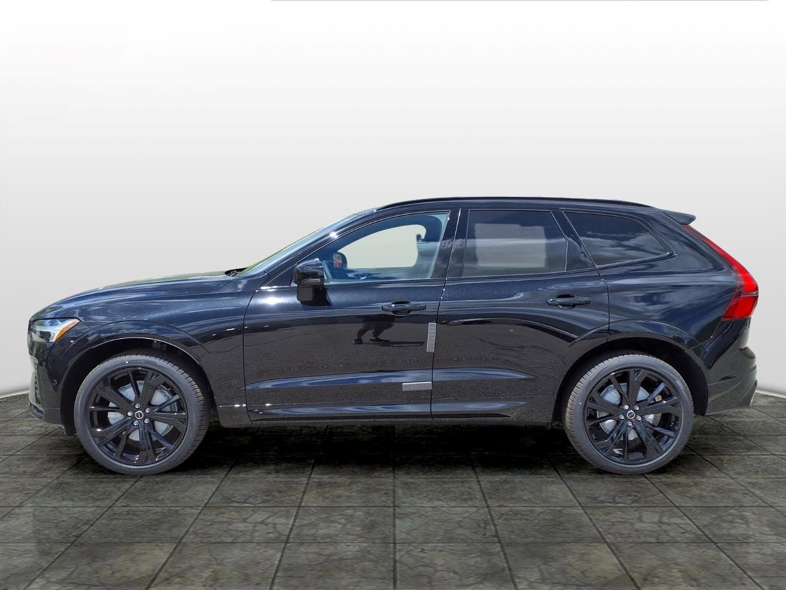 New 2026 Onyx Black Volvo Ultra image 3