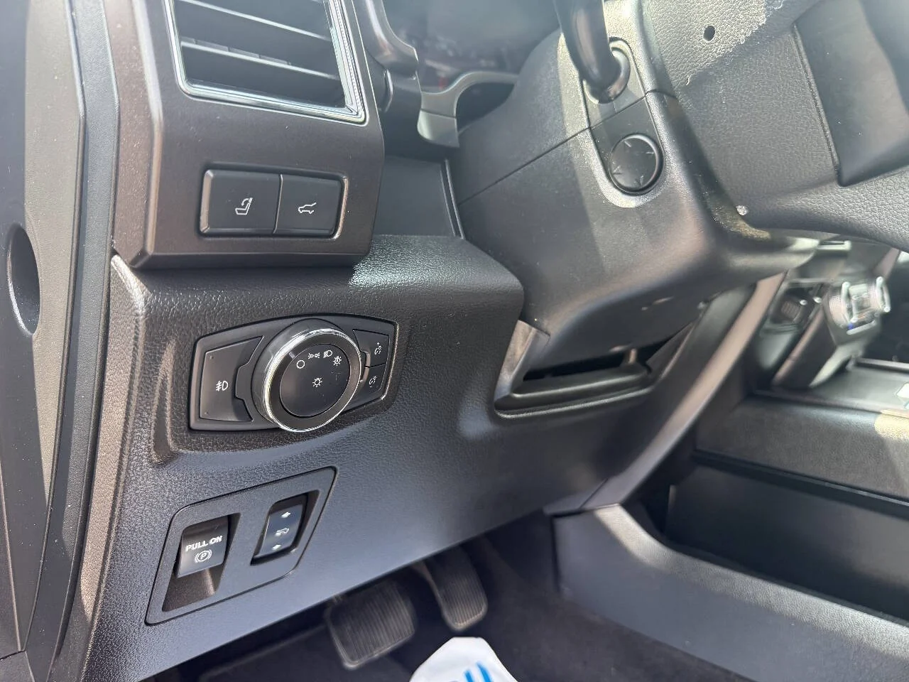 Used 2020 Silver Ford Limited 4x4 4dr SUV image 14
