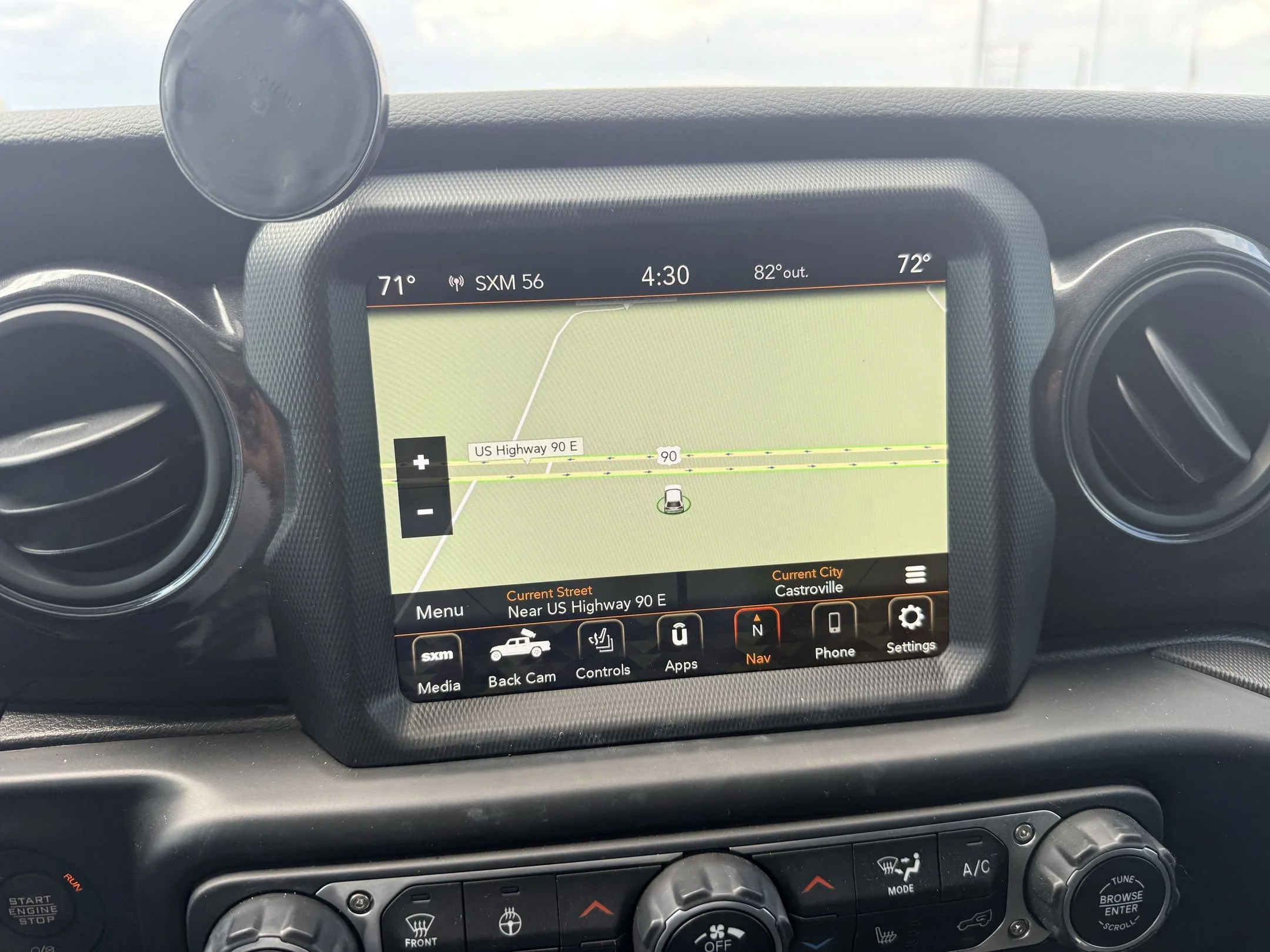 Used 2022 White Jeep Sport image 10