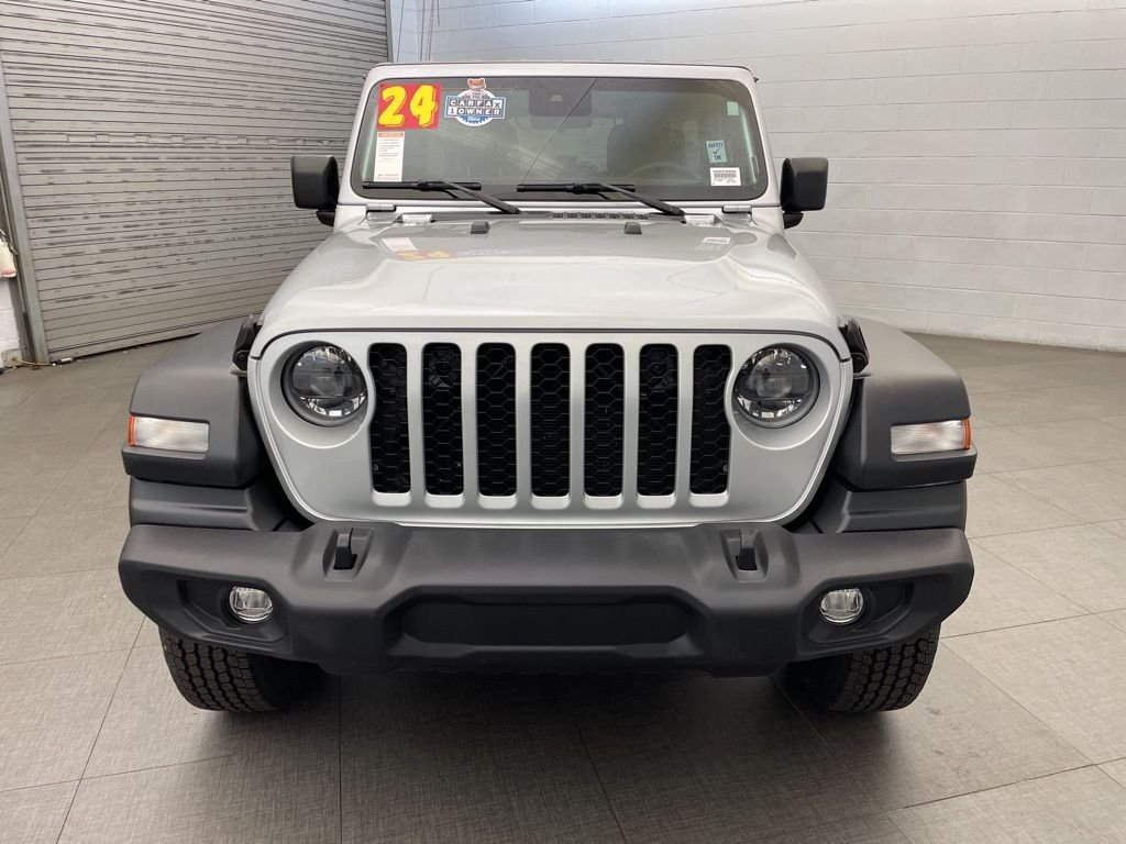 Used 2024 Silver Jeep Sport S image 8