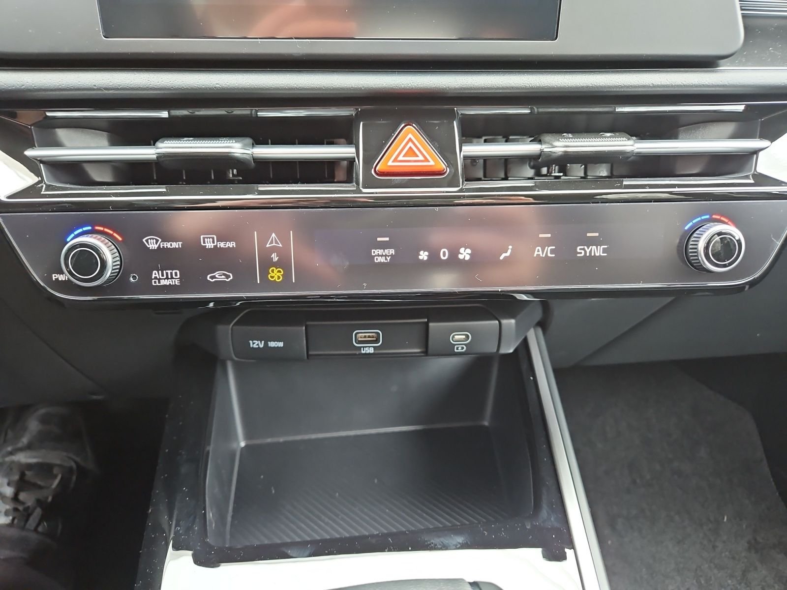 2025 Kia Niro LX - Photo 27