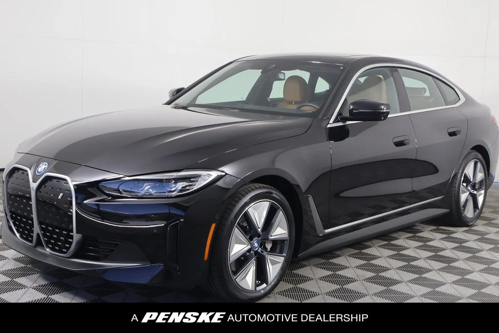 2023 BMW i4 eDrive35's photo