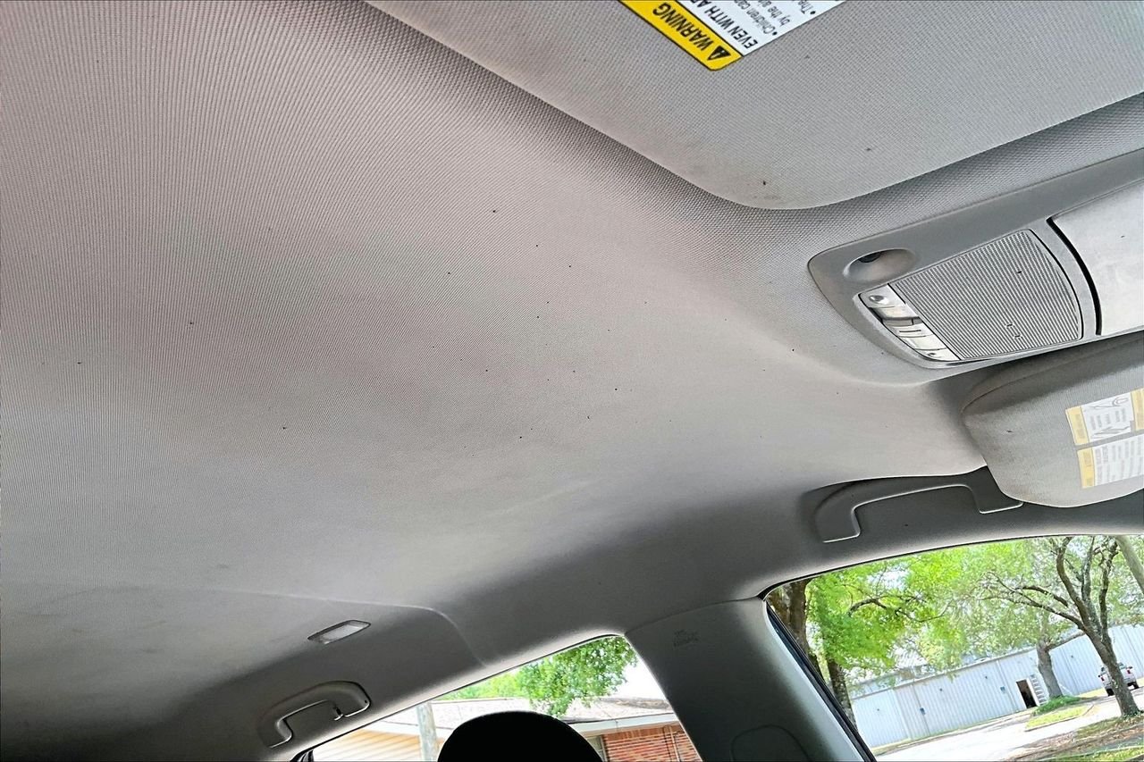 Used 2020 Blue Nissan S image 27