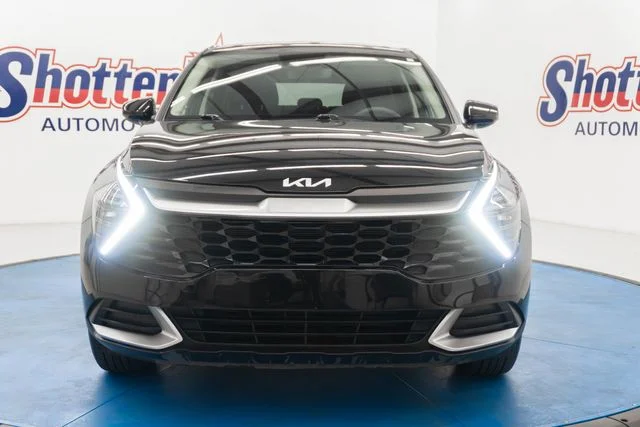 Used 2025 Black Kia LX image 11