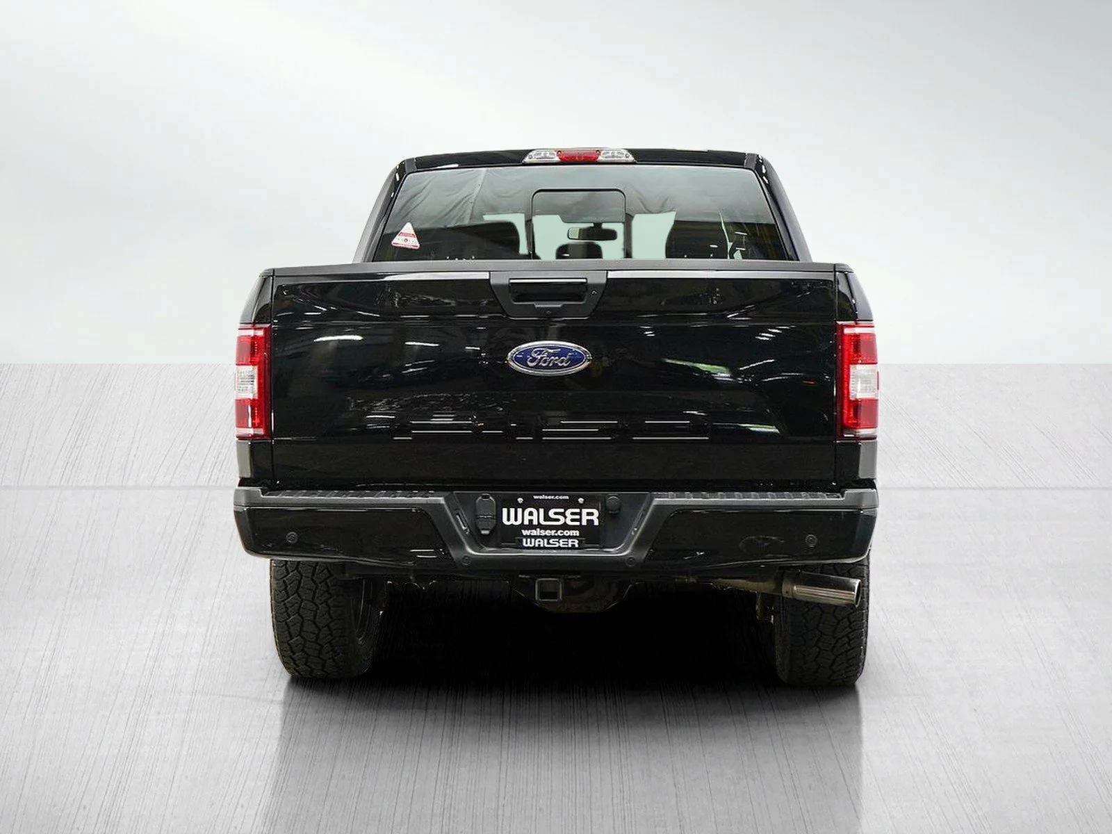 Used 2018  Ford XL image 4