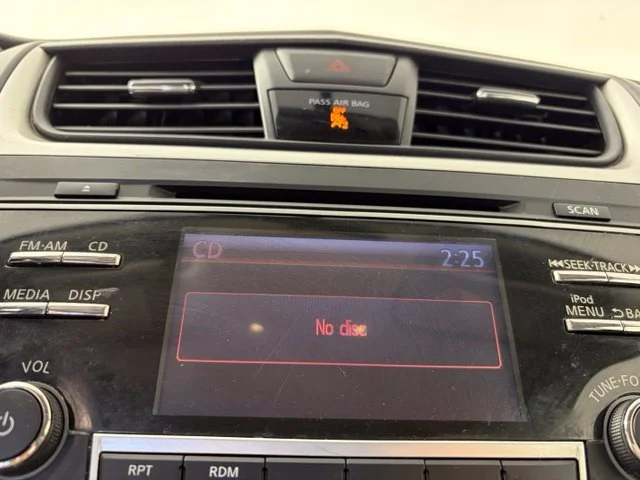 Used 2018 White Nissan 2.5 S image 22