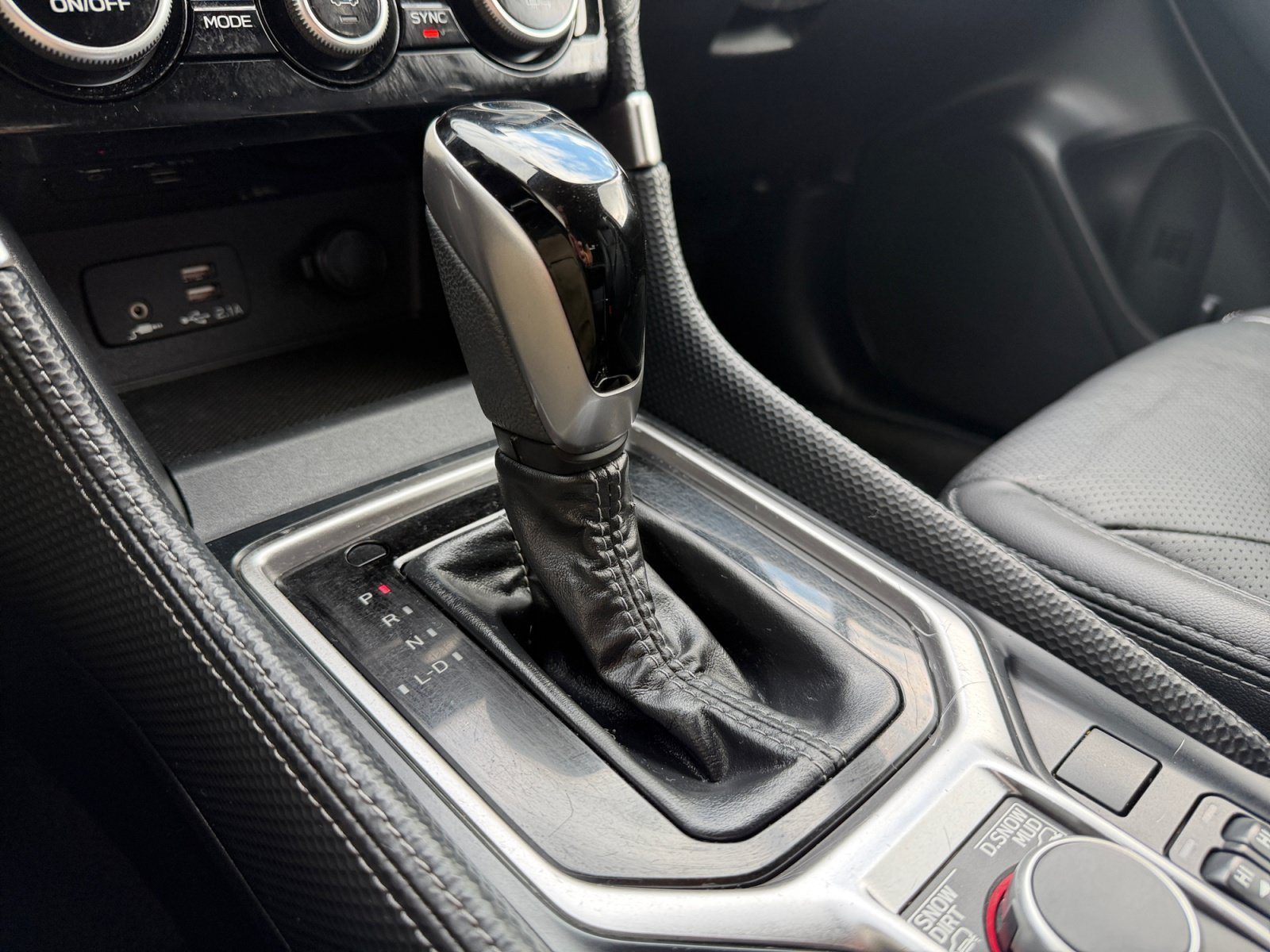 Used 2020 Magnetite Gray Metallic Subaru Limited image 23