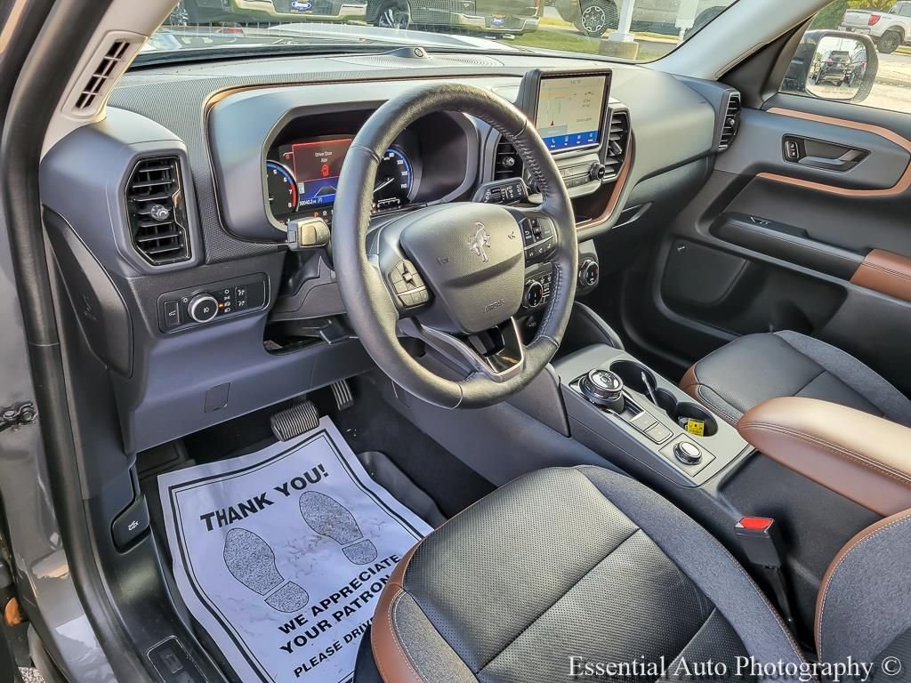 Used 2022 Gray Metallic Ford Outer Banks image 9