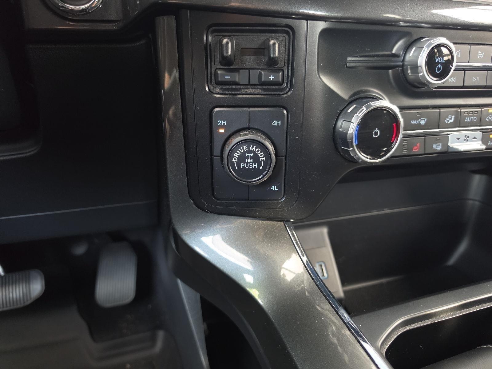 Used 2023 Oxford White Ford XLT image 47
