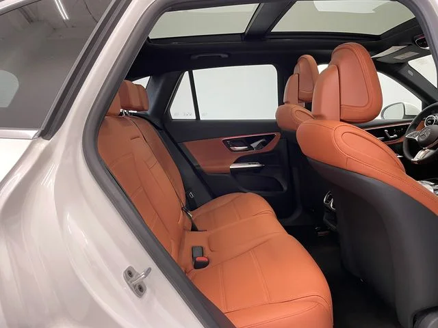 New 2027 White Mercedes-Benz GLC 300 image 19