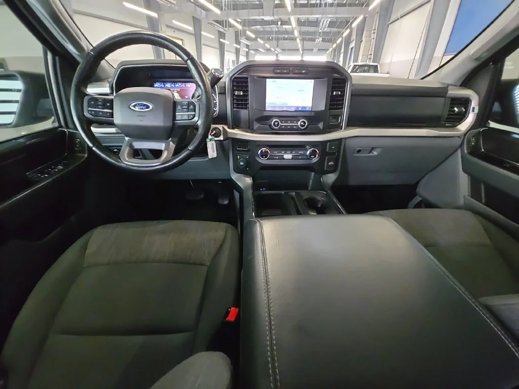 Used 2021 Silver Ford XLT image 21