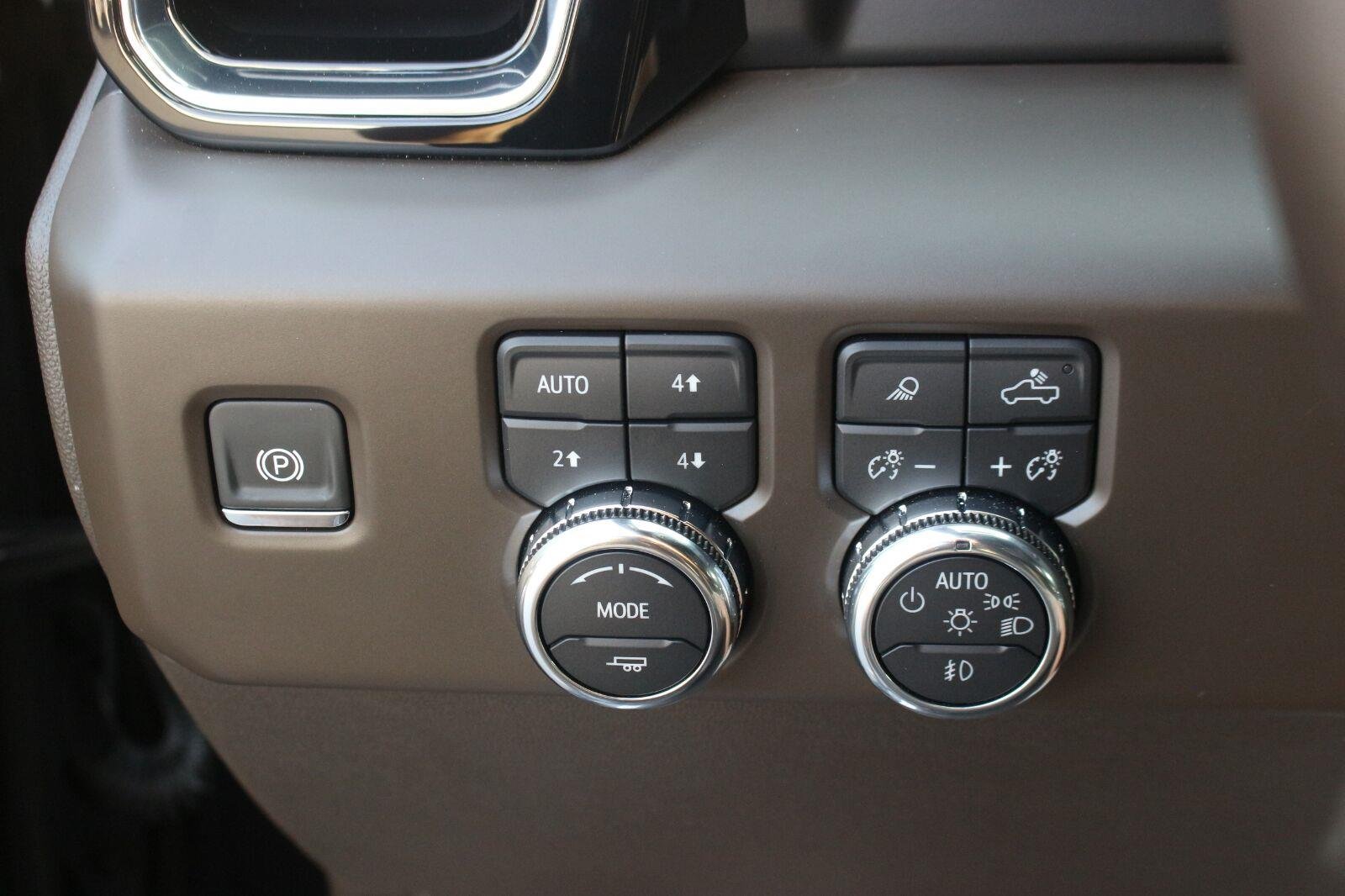 Used 2025 Onyx Black GMC Denali image 28