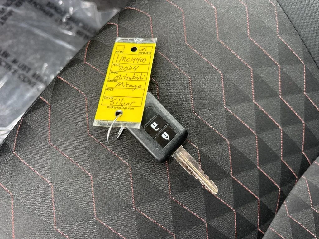 Used 2024 Silver Mitsubishi ES image 30