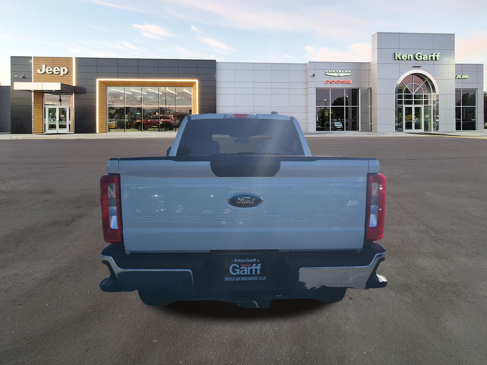 Used 2025 Oxford White Ford XLT image 5