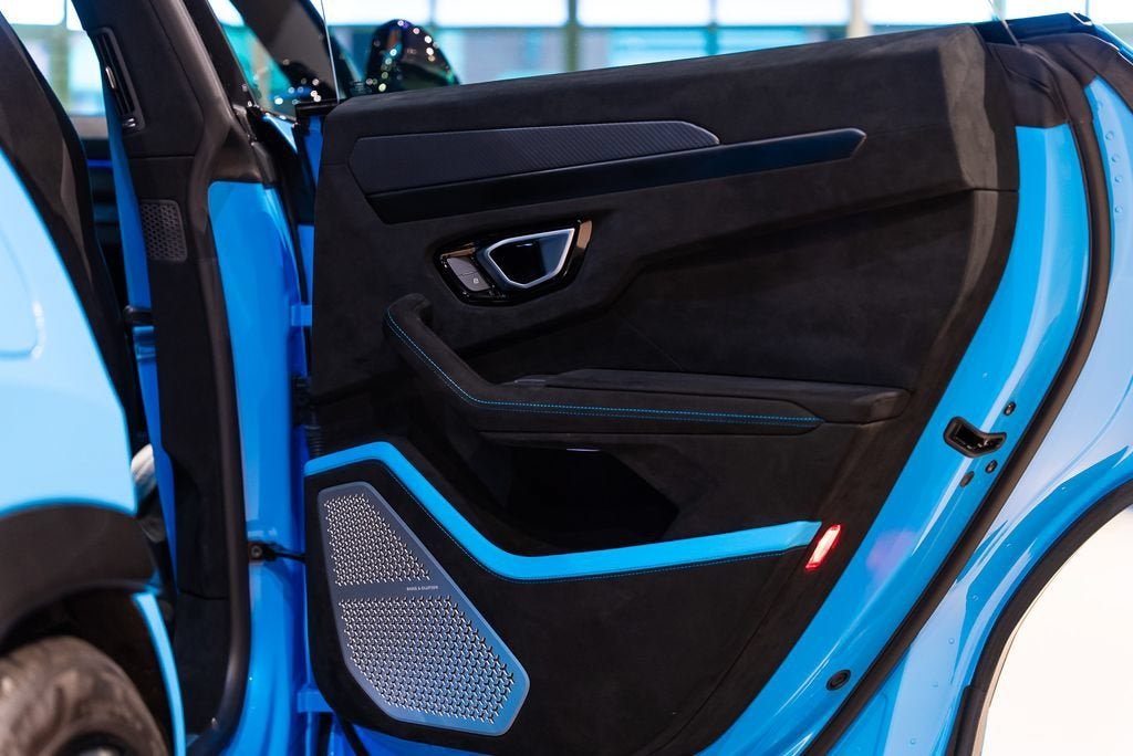 Used 2024 Blu Cepheus Metallic Lamborghini Performante image 38