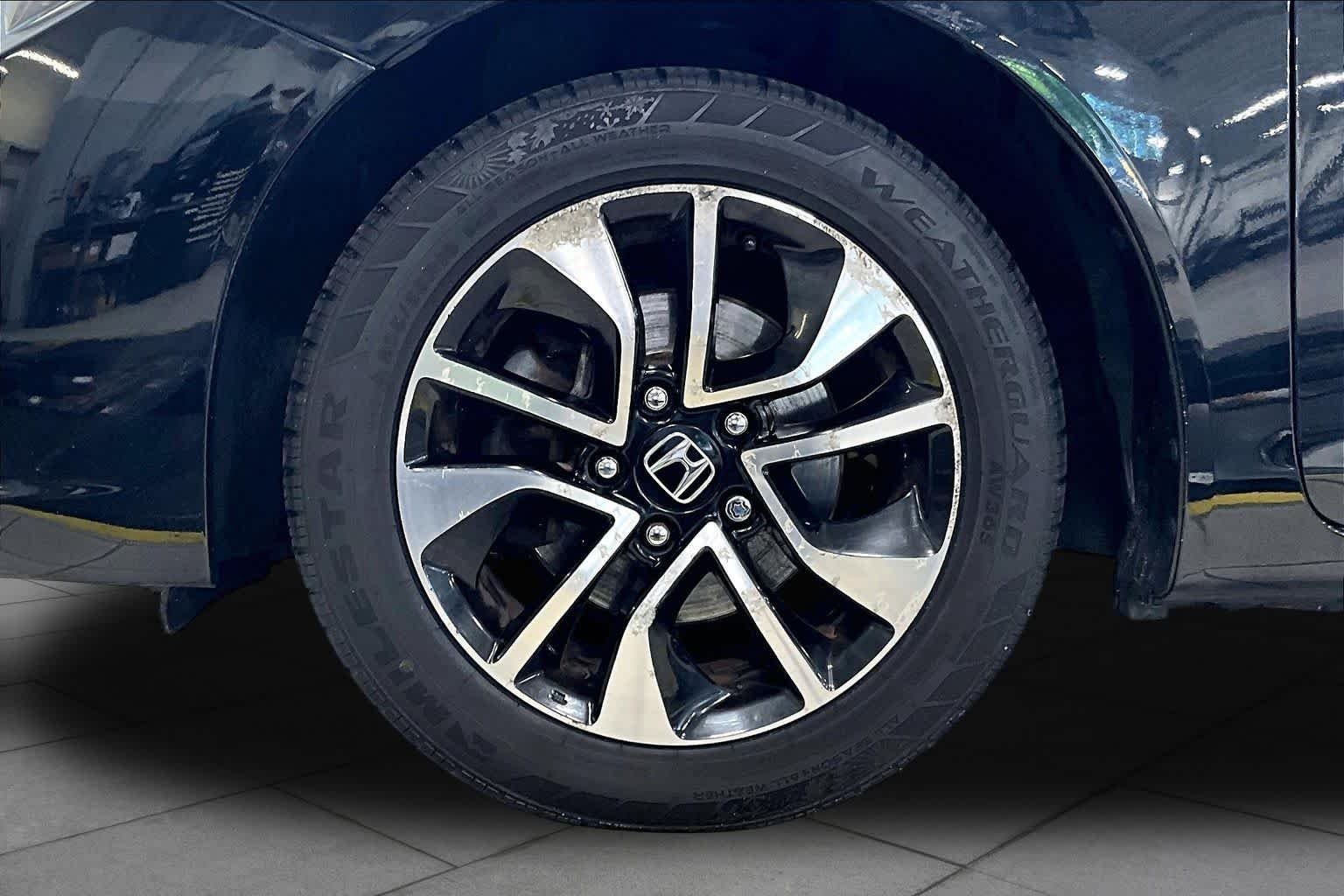 Used 2015 Alabaster Silver Metallic Honda EX image 8
