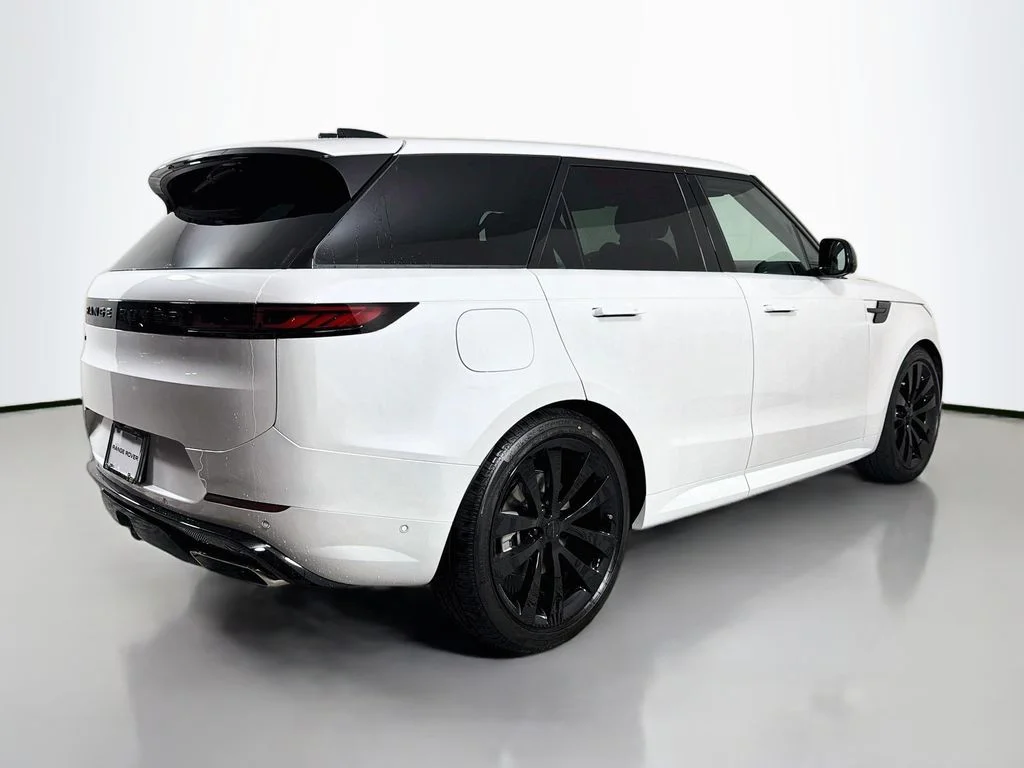 New 2026 Ostuni Pearl White Land Rover Dynamic SE image 5