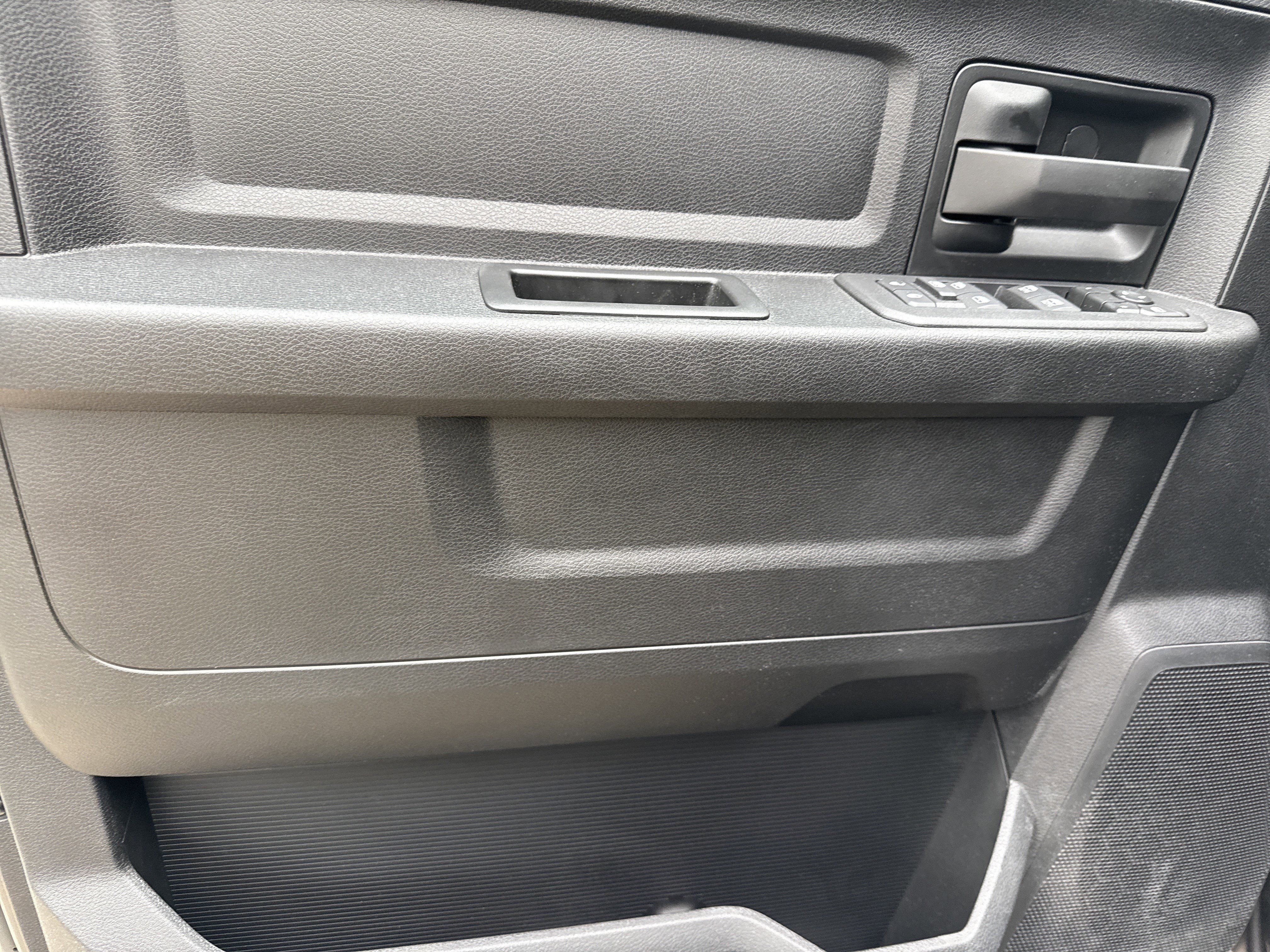 New 2026 Granite Crystal Metallic Clearcoat RAM Tradesman image 10
