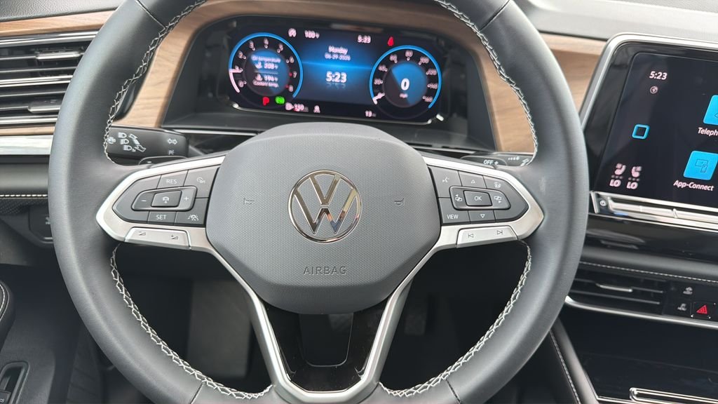 New 2026 Opal White Pearl Volkswagen 2.0T SE w/Technology image 11