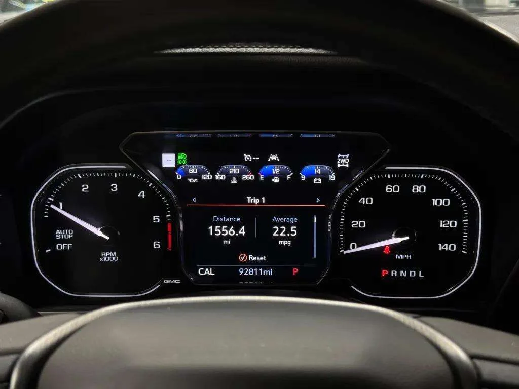Used 2021 Green GMC Denali image 12
