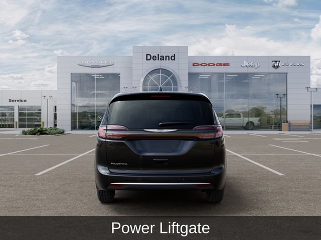 New 2026 Diamond Black Crystal Pearl-Coat Exterior Paint Chrysler Select image 8