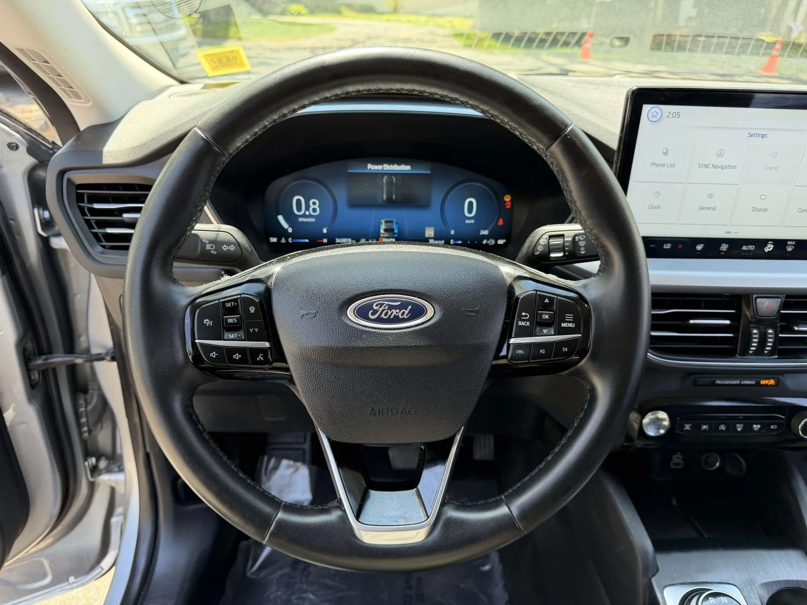 Used 2024 Silver Ford Platinum image 27