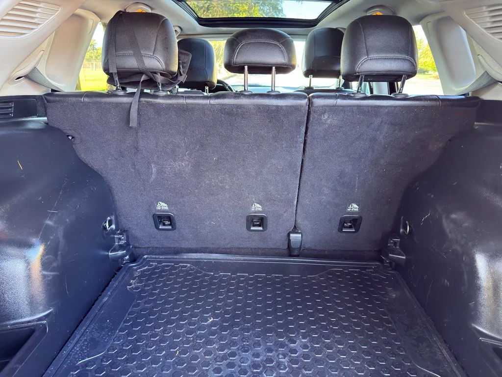 Used 2019 Black Jeep Latitude image 28